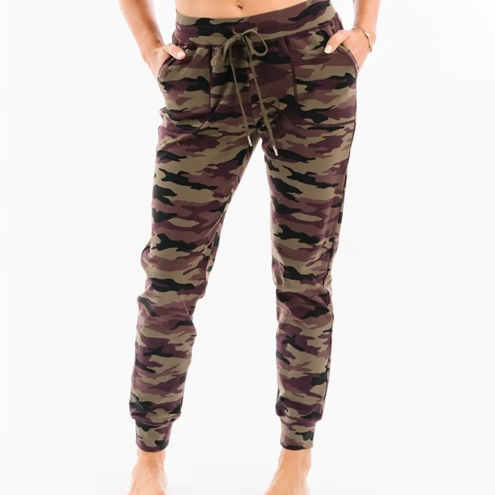 Zyia Purple Camo Unwind joggers